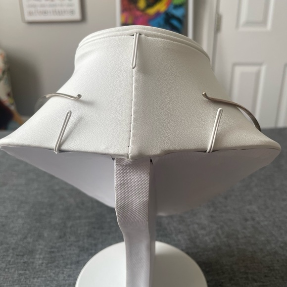 Desert Rose Blooms: Vintage Sterling Silver & Opal Collar Necklace - Picture 2 of 3